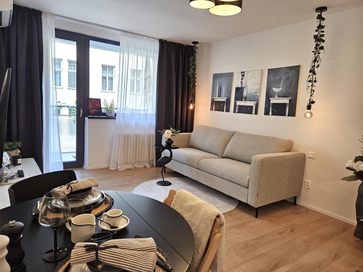 Design Apt In Old Town-Free Parking-Balcony Bratislava Eksteriør bilde