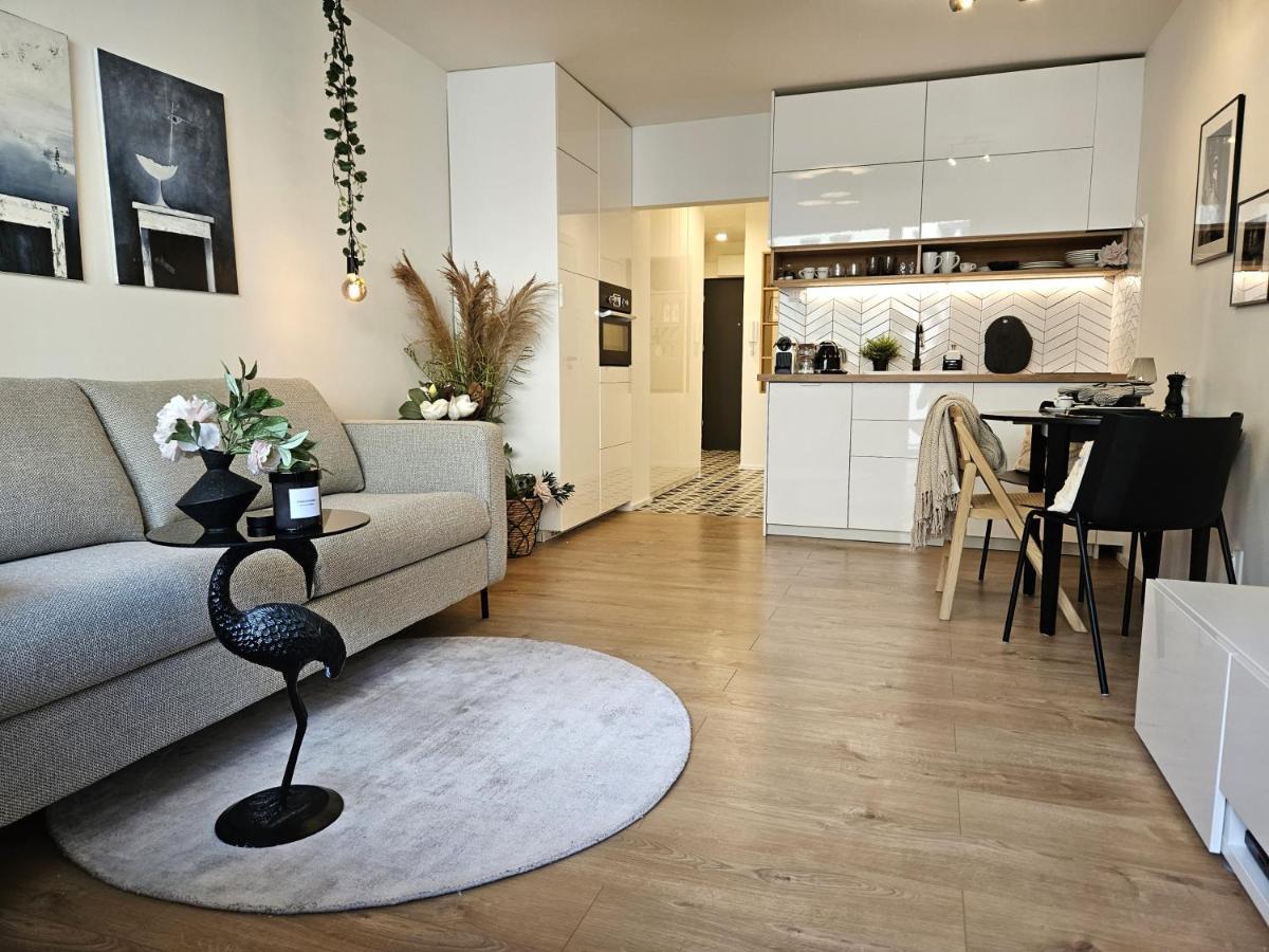 Design Apt In Old Town-Free Parking-Balcony Bratislava Eksteriør bilde