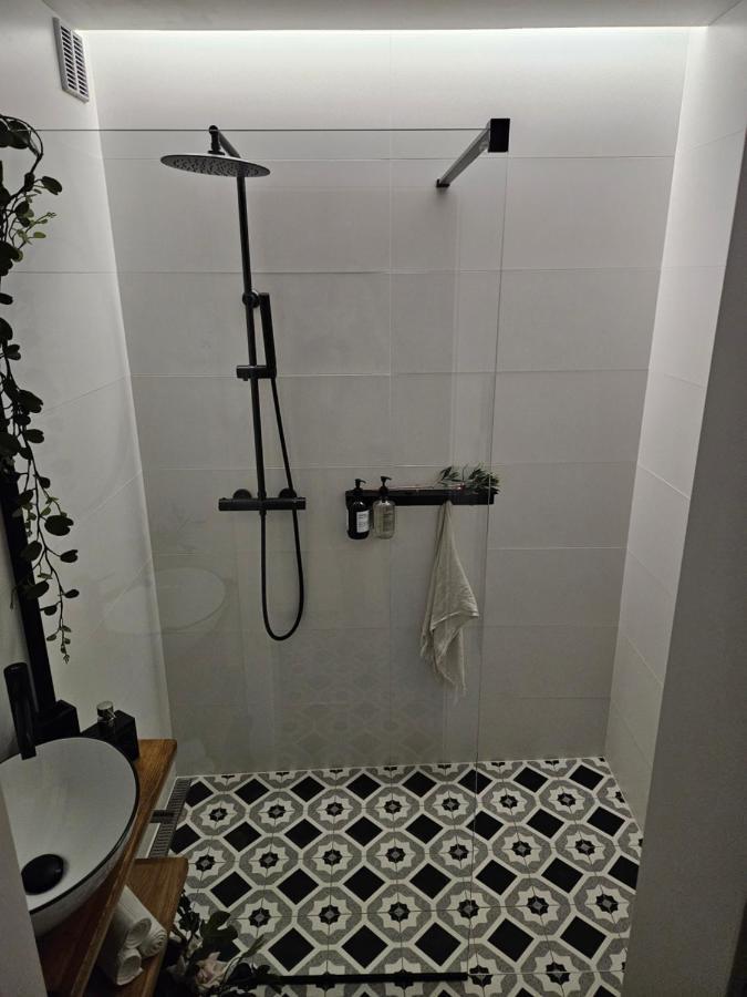 Design Apt In Old Town-Free Parking-Balcony Bratislava Eksteriør bilde