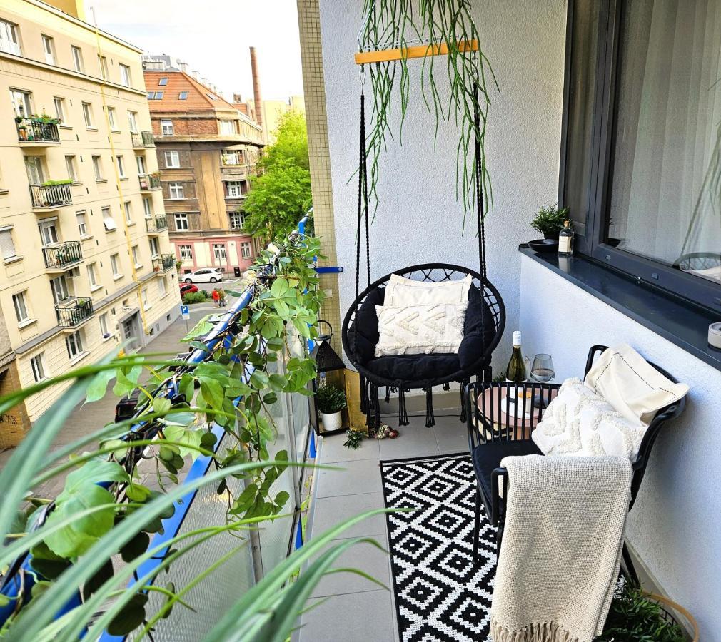Design Apt In Old Town-Free Parking-Balcony Bratislava Eksteriør bilde